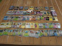 Diverse pokemon en disney kaarten w.o. collecties scarlet & violet, sword & shield en sun & moon. onderdeel van combinatiekavel kavels p001 t/m p051 combinatiekavel - afbeelding 6 van  12