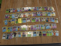 Diverse pokemon en disney kaarten w.o. collecties scarlet & violet, sword & shield en sun & moon. onderdeel van combinatiekavel kavels p001 t/m p051 combinatiekavel - afbeelding 7 van  12