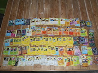 Diverse pokemon en disney kaarten w.o. collecties scarlet & violet, sword & shield en sun & moon. onderdeel van combinatiekavel kavels p001 t/m p051 combinatiekavel - afbeelding 9 van  12