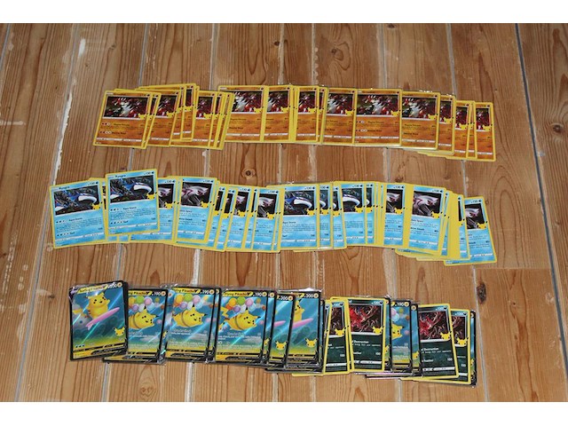 Diverse pokemon kaarten in doos w.o. collectie 25th anniversary celebration. onderdeel van combinatiekavel kavels p001 t/m p051 combinatiekavel - afbeelding 3 van  3