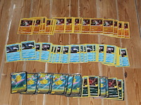 Diverse pokemon kaarten in doos w.o. collectie 25th anniversary celebration. onderdeel van combinatiekavel kavels p001 t/m p051 combinatiekavel - afbeelding 3 van  3