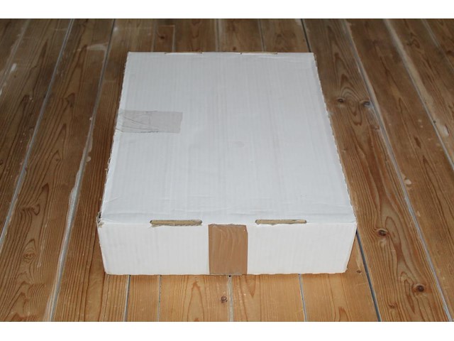 Diverse pokemon kaarten in doos w.o. collecties 25th anniversary celebration, sword & shield. onderdeel van combinatiekavel kavels p001 t/m p051 combinatiekavel - afbeelding 4 van  4