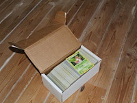 Diverse pokemon kaarten in doos w.o. collecties burning shadows, rising rivals en platinum. onderdeel van combinatiekavel kavels p001 t/m p051 combinatiekavel - afbeelding 2 van  3