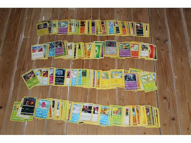 Diverse pokemon kaarten in doos w.o. collecties chilling reign, battle styles en plasma freeze. onderdeel van combinatiekavel kavels p001 t/m p051 combinatiekavel - afbeelding 2 van  4