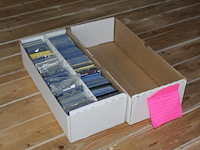 Diverse pokemon kaarten in doos w.o. collecties diamond & pearl, xy evolutions en call of legends. onderdeel van combinatiekavel kavels p001 t/m p051 combinatiekavel