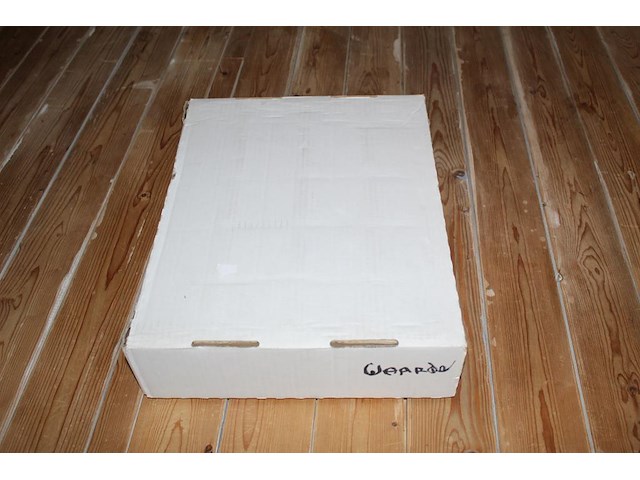 Diverse pokemon kaarten in doos w.o. collecties sword & shield en hidden fates. onderdeel van combinatiekavel kavels p001 t/m p051 combinatiekavel - afbeelding 4 van  4