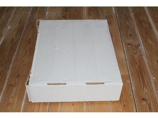 Diverse pokemon kaarten in doos w.o. collecties vivid voltage, shining fates en 25th anniversary celebration. onderdeel van combinatiekavel kavels p001 t/m p051 combinatiekavel - afbeelding 4 van  4