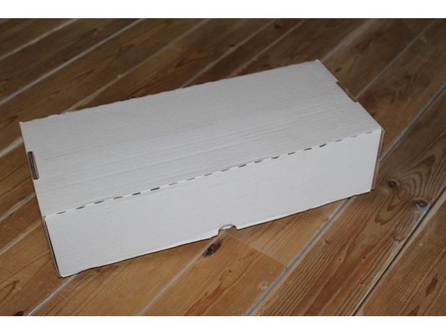 Diverse pokemon kaarten in doos w.o. vele soorten pikachu en crown zenith. onderdeel van combinatiekavel kavels p001 t/m p051 combinatiekavel - afbeelding 3 van  3