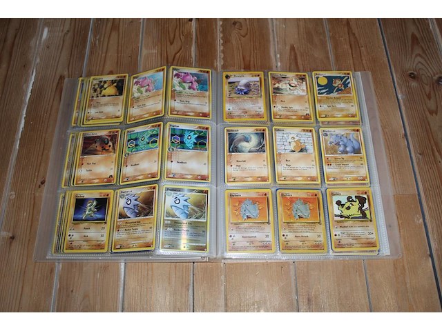 Diverse pokemon kaarten in map w.o. collecties 17-card mini set, ex deoxys en ex team magma vs team aqua. onderdeel van combinatiekavel kavels p001 t/m p051 combinatiekavel - afbeelding 4 van  17
