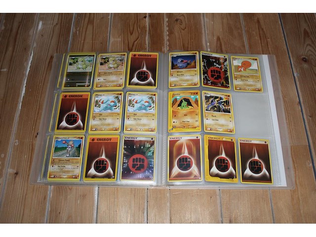 Diverse pokemon kaarten in map w.o. collecties 17-card mini set, ex deoxys en ex team magma vs team aqua. onderdeel van combinatiekavel kavels p001 t/m p051 combinatiekavel - afbeelding 9 van  17