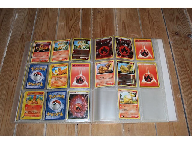 Diverse pokemon kaarten in map w.o. collecties aquapolis, diamond & pearl en team rocket returns. onderdeel van combinatiekavel kavels p001 t/m p051 combinatiekavel - afbeelding 6 van  15