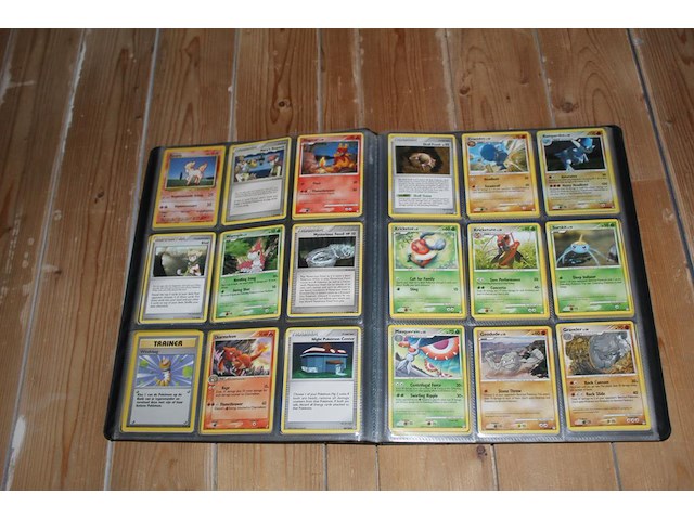 Diverse pokemon kaarten in map w.o. collecties diamond & pearl, ex crystal guardians en neo destiny . onderdeel van combinatiekavel kavels p001 t/m p051 combinatiekavel - afbeelding 10 van  12