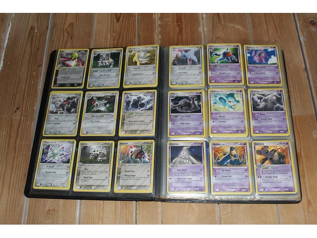 Diverse pokemon kaarten in map w.o. collecties diamond & pearl, ex emerald en ex dragon frontier. onderdeel van combinatiekavel kavels p001 t/m p051 combinatiekavel - afbeelding 6 van  12