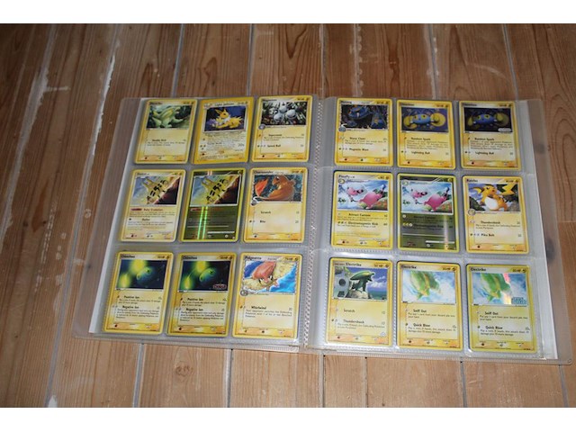 Diverse pokemon kaarten in map w.o. collecties diamond & pearl, jungle en ex dragon. onderdeel van combinatiekavel kavels p001 t/m p051 combinatiekavel - afbeelding 13 van  14