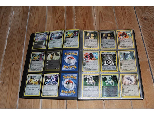 Diverse pokemon kaarten in map w.o. collecties ex dragon frontiers, diamond & pearl en crystal guardians. onderdeel van combinatiekavel kavels p001 t/m p051 combinatiekavel - afbeelding 3 van  8