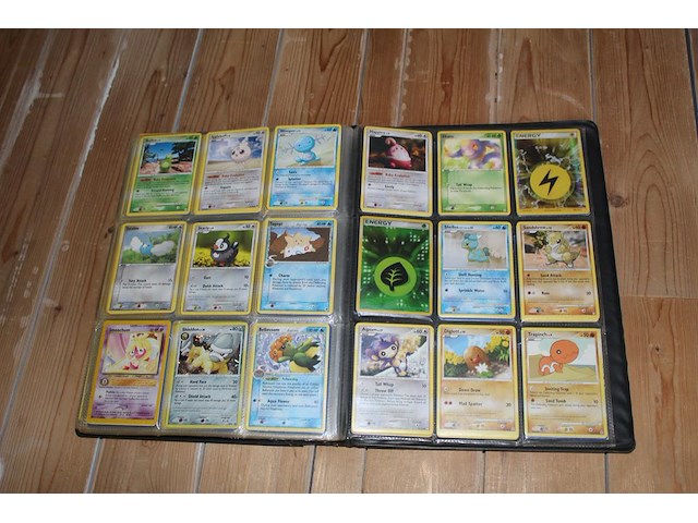 Diverse pokemon kaarten in map w.o. collecties ex dragon frontiers, diamond & pearl en ex team rocket returns. onderdeel van combinatiekavel kavels p001 t/m p051 combinatiekavel - afbeelding 3 van  12