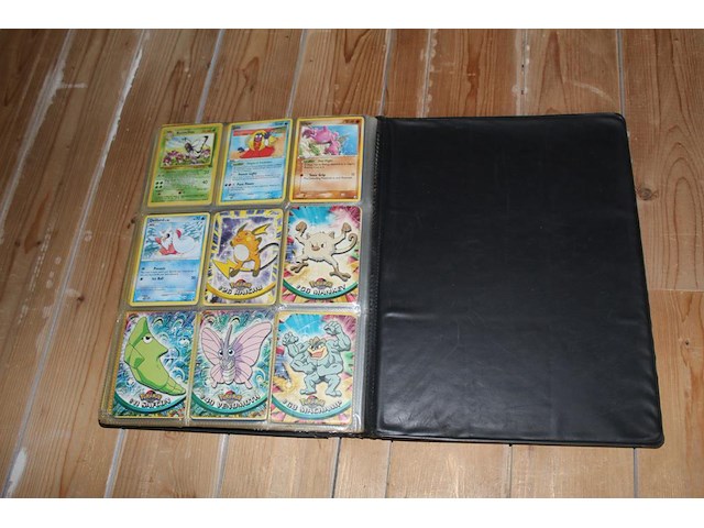 Diverse pokemon kaarten in map w.o. collecties ex dragon frontiers, diamond & pearl en ex team rocket returns. onderdeel van combinatiekavel kavels p001 t/m p051 combinatiekavel - afbeelding 4 van  12