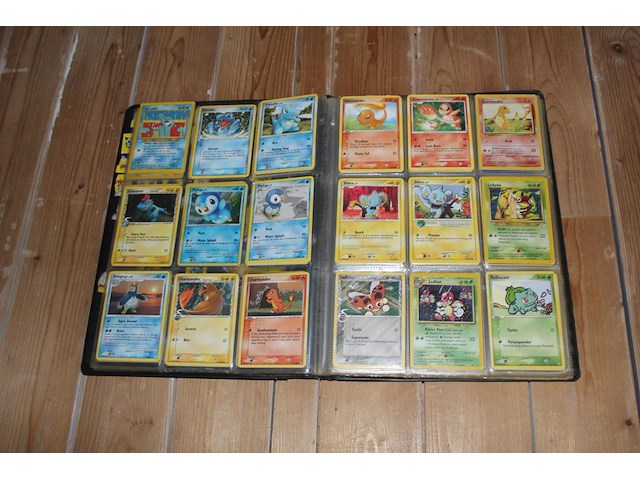 Diverse pokemon kaarten in map w.o. collecties ex dragon frontiers, diamond & pearl en ex team rocket returns. onderdeel van combinatiekavel kavels p001 t/m p051 combinatiekavel - afbeelding 7 van  12