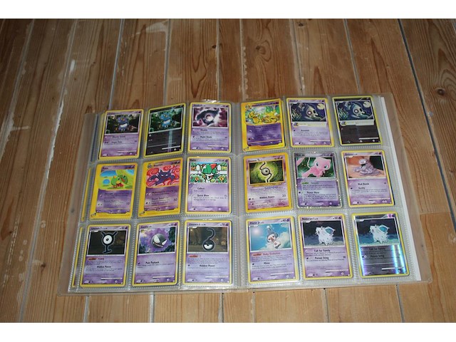 Diverse pokemon kaarten in map w.o. collecties ex legend maker, diamond & pearl en deoxys. onderdeel van combinatiekavel kavels p001 t/m p051 combinatiekavel - afbeelding 8 van  18