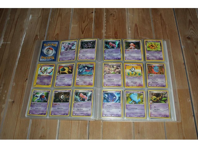 Diverse pokemon kaarten in map w.o. collecties ex legend maker, diamond & pearl en deoxys. onderdeel van combinatiekavel kavels p001 t/m p051 combinatiekavel - afbeelding 17 van  18