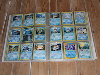 Diverse pokemon kaarten in map w.o. collecties ex team magma vs team aqua, ex dragon frontiers en jungle. onderdeel van combinatiekavel kavels p001 t/m p051 combinatiekavel - afbeelding 2 van  23