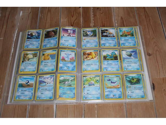 Diverse pokemon kaarten in map w.o. collecties ex team magma vs team aqua, ex dragon frontiers en jungle. onderdeel van combinatiekavel kavels p001 t/m p051 combinatiekavel - afbeelding 10 van  23