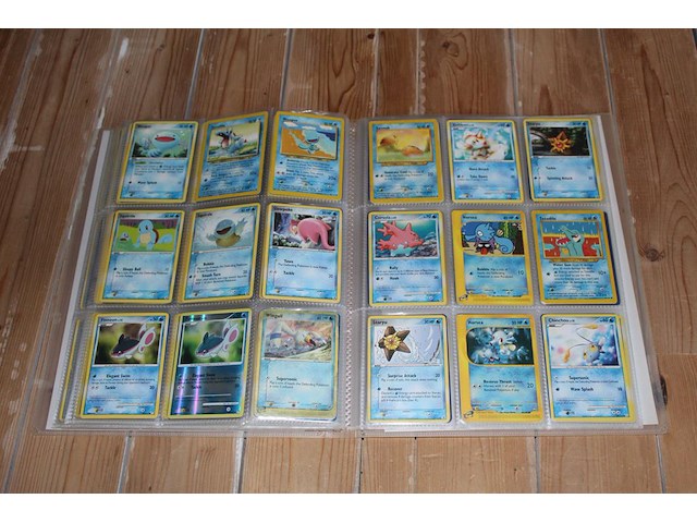 Diverse pokemon kaarten in map w.o. collecties ex team magma vs team aqua, ex dragon frontiers en jungle. onderdeel van combinatiekavel kavels p001 t/m p051 combinatiekavel - afbeelding 1 van  23