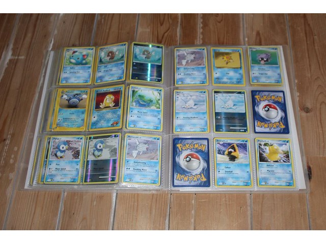 Diverse pokemon kaarten in map w.o. collecties ex team magma vs team aqua, ex dragon frontiers en jungle. onderdeel van combinatiekavel kavels p001 t/m p051 combinatiekavel - afbeelding 13 van  23