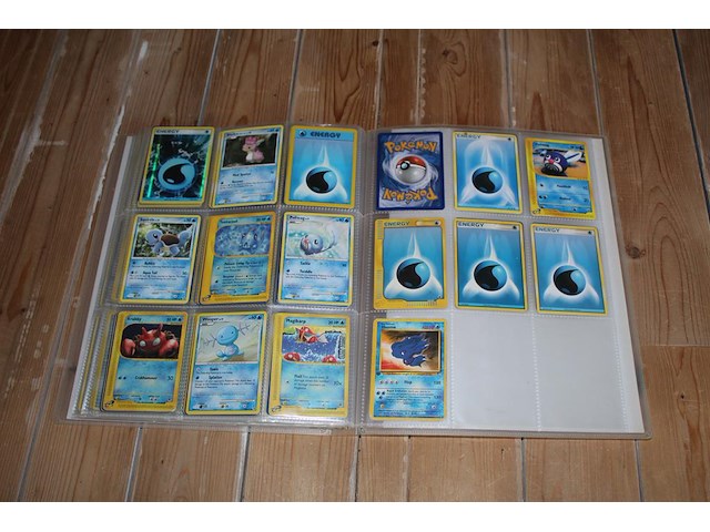 Diverse pokemon kaarten in map w.o. collecties ex team magma vs team aqua, ex dragon frontiers en jungle. onderdeel van combinatiekavel kavels p001 t/m p051 combinatiekavel - afbeelding 15 van  23