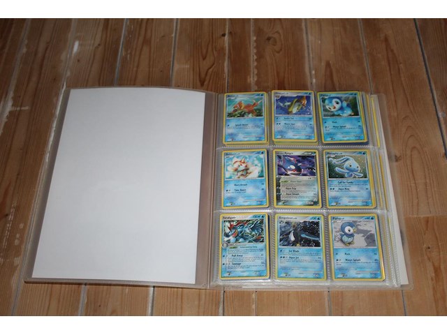 Diverse pokemon kaarten in map w.o. collecties ex team magma vs team aqua, ex dragon frontiers en jungle. onderdeel van combinatiekavel kavels p001 t/m p051 combinatiekavel - afbeelding 17 van  23