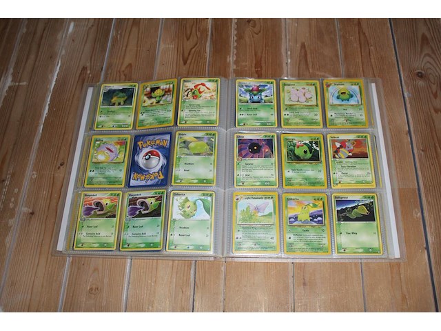 Diverse pokemon kaarten in map w.o. collecties holon phantoms, dragon frontiers en ex delta species. onderdeel van combinatiekavel kavels p001 t/m p051 combinatiekavel - afbeelding 4 van  23