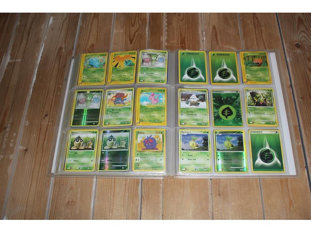 Diverse pokemon kaarten in map w.o. collecties holon phantoms, dragon frontiers en ex delta species. onderdeel van combinatiekavel kavels p001 t/m p051 combinatiekavel - afbeelding 14 van  23