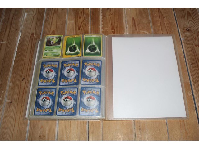 Diverse pokemon kaarten in map w.o. collecties holon phantoms, dragon frontiers en ex delta species. onderdeel van combinatiekavel kavels p001 t/m p051 combinatiekavel - afbeelding 16 van  23