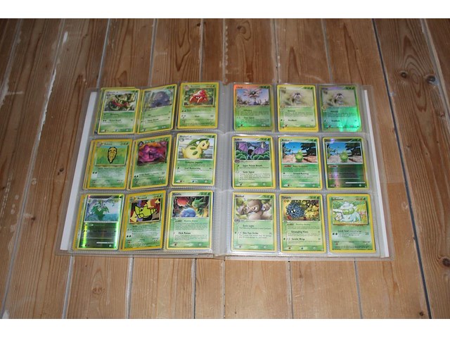 Diverse pokemon kaarten in map w.o. collecties holon phantoms, dragon frontiers en ex delta species. onderdeel van combinatiekavel kavels p001 t/m p051 combinatiekavel - afbeelding 23 van  23