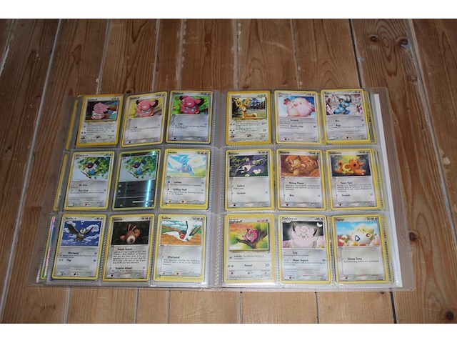 Diverse pokemon kaarten in map w.o. collecties unsceen forces, crystal guardians en diamond & pearl. onderdeel van combinatiekavel kavels p001 t/m p051 combinatiekavel - afbeelding 9 van  24