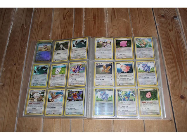 Diverse pokemon kaarten in map w.o. collecties unsceen forces, crystal guardians en diamond & pearl. onderdeel van combinatiekavel kavels p001 t/m p051 combinatiekavel - afbeelding 22 van  24