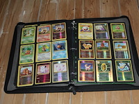 Diverse pokemon kaarten in map w.o. collecties xy evolutions, pokemon go en jungle. onderdeel van combinatiekavel kavels p001 t/m p051 combinatiekavel - afbeelding 1 van  13