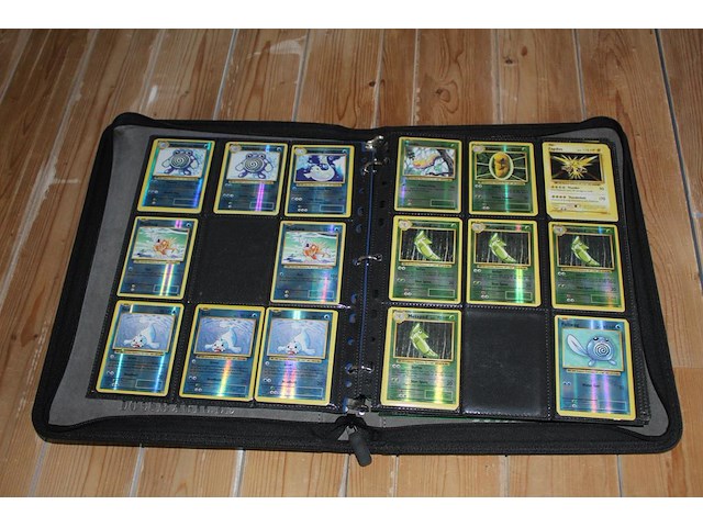 Diverse pokemon kaarten in map w.o. collecties xy evolutions, pokemon go en jungle. onderdeel van combinatiekavel kavels p001 t/m p051 combinatiekavel - afbeelding 9 van  13