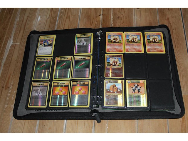 Diverse pokemon kaarten in map w.o. collecties xy evolutions, pokemon go en jungle. onderdeel van combinatiekavel kavels p001 t/m p051 combinatiekavel - afbeelding 12 van  13