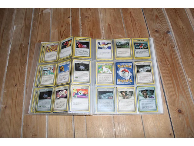 Diverse pokemon trainer kaarten in map w.o. collecties diamond & pearl en ex emerald. onderdeel van combinatiekavel kavels p001 t/m p051 combinatiekavel - afbeelding 2 van  21