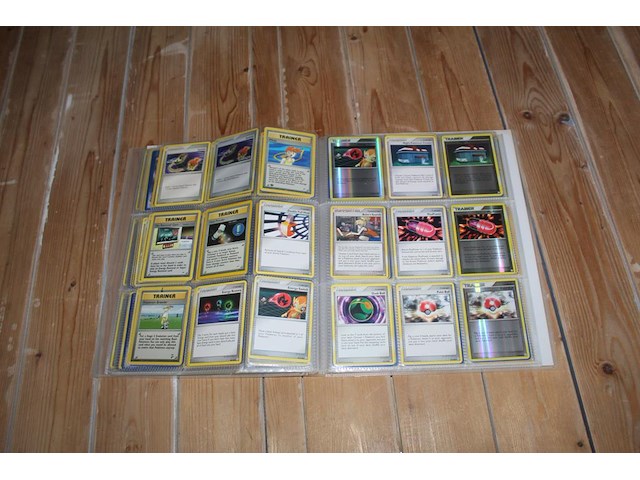 Diverse pokemon trainer kaarten in map w.o. collecties diamond & pearl en ex emerald. onderdeel van combinatiekavel kavels p001 t/m p051 combinatiekavel - afbeelding 8 van  21