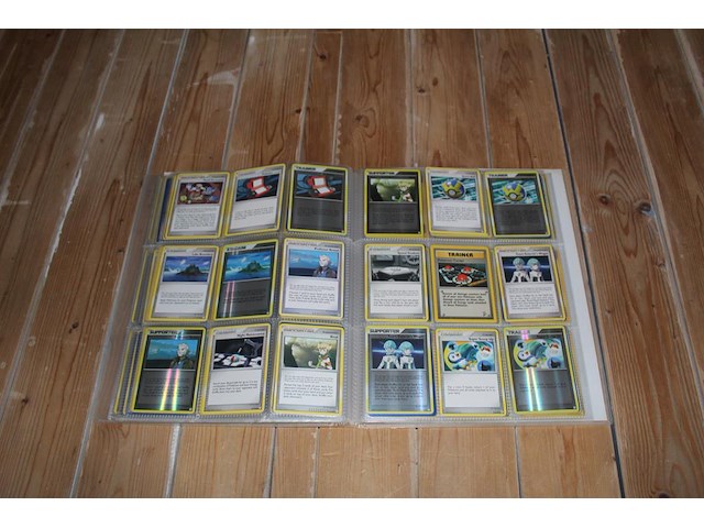 Diverse pokemon trainer kaarten in map w.o. collecties diamond & pearl en ex emerald. onderdeel van combinatiekavel kavels p001 t/m p051 combinatiekavel - afbeelding 9 van  21