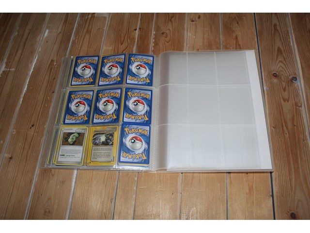 Diverse pokemon trainer kaarten in map w.o. collecties diamond & pearl en ex emerald. onderdeel van combinatiekavel kavels p001 t/m p051 combinatiekavel - afbeelding 14 van  21