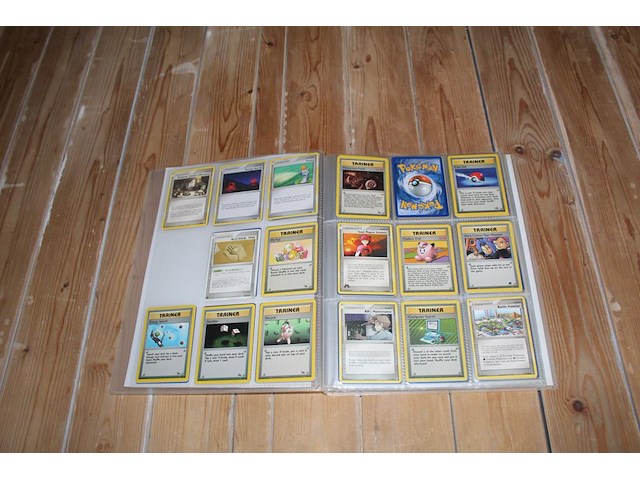 Diverse pokemon trainer kaarten in map w.o. collecties diamond & pearl en ex emerald. onderdeel van combinatiekavel kavels p001 t/m p051 combinatiekavel - afbeelding 15 van  21