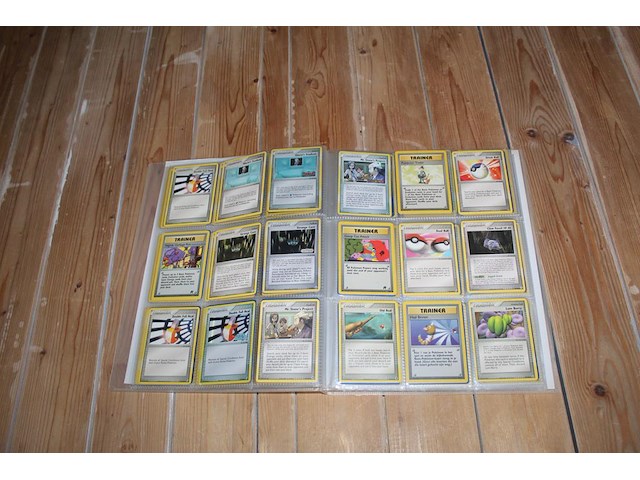 Diverse pokemon trainer kaarten in map w.o. collecties diamond & pearl en ex emerald. onderdeel van combinatiekavel kavels p001 t/m p051 combinatiekavel - afbeelding 18 van  21