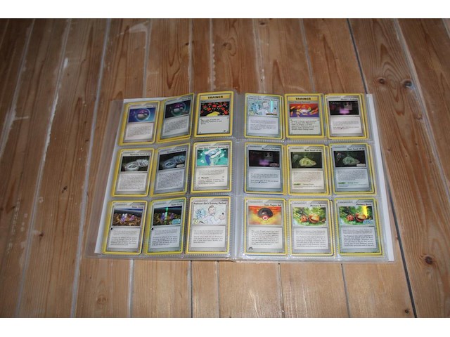 Diverse pokemon trainer kaarten in map w.o. collecties diamond & pearl en ex emerald. onderdeel van combinatiekavel kavels p001 t/m p051 combinatiekavel - afbeelding 19 van  21