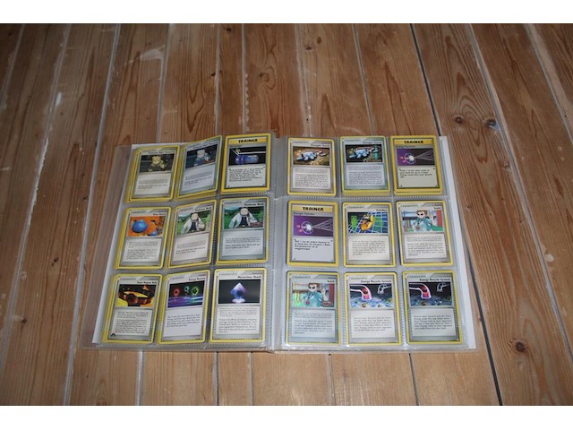 Diverse pokemon trainer kaarten in map w.o. collecties diamond & pearl en ex emerald. onderdeel van combinatiekavel kavels p001 t/m p051 combinatiekavel - afbeelding 20 van  21