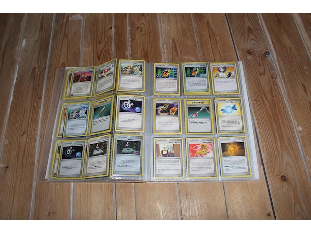 Diverse pokemon trainer kaarten in map w.o. collecties diamond & pearl en ex emerald. onderdeel van combinatiekavel kavels p001 t/m p051 combinatiekavel - afbeelding 21 van  21