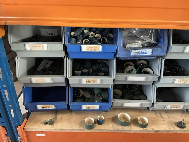 Diverse polijst en slijp materialen - afbeelding 13 van  13