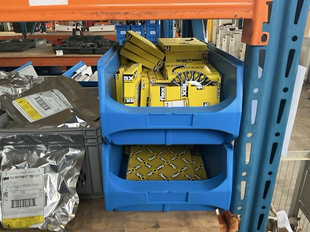 Diverse polijst en slijp materialen - afbeelding 17 van  21